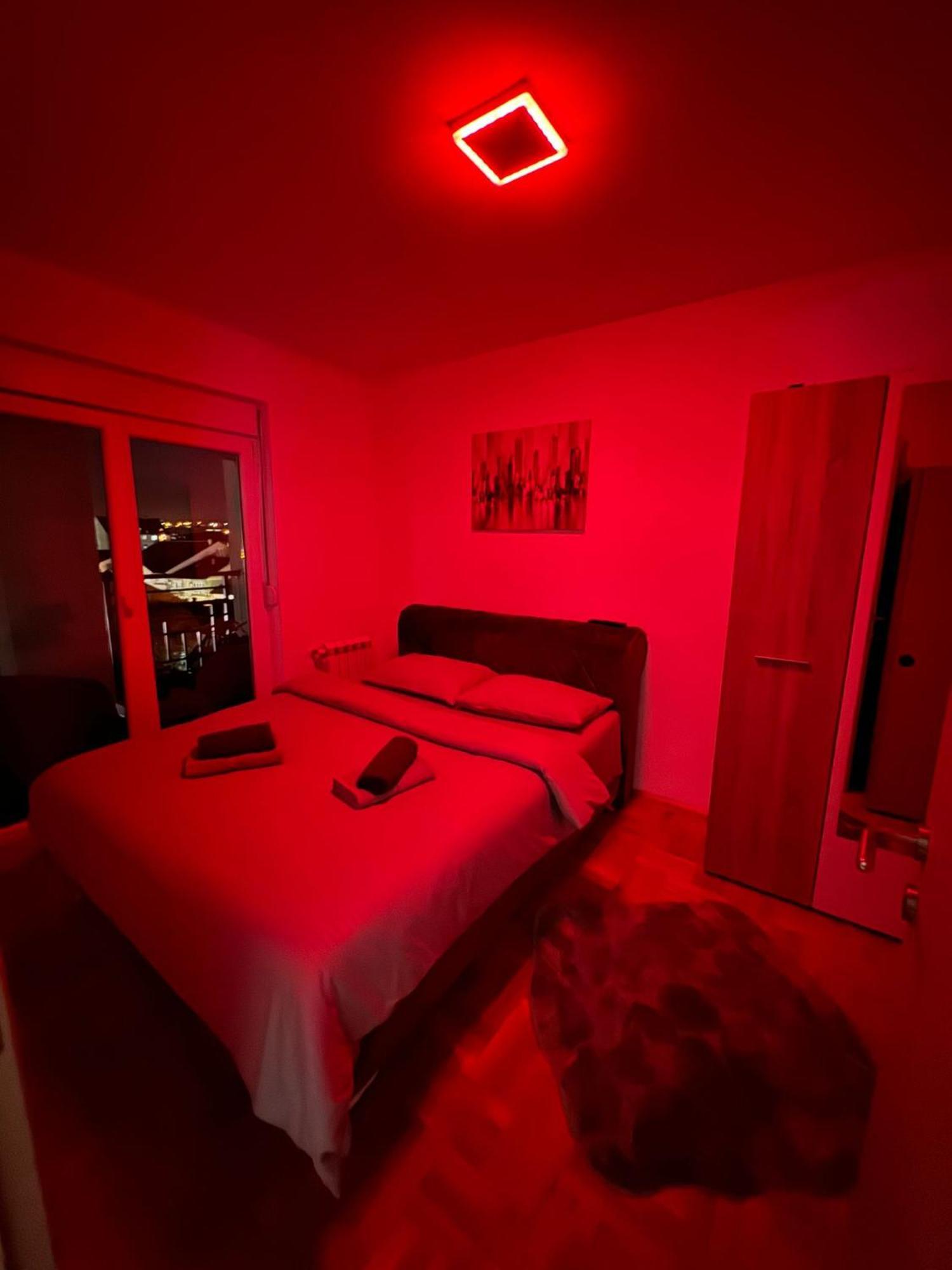 Stan Na Dan Aurora Apartment Pozarevac Bagian luar foto