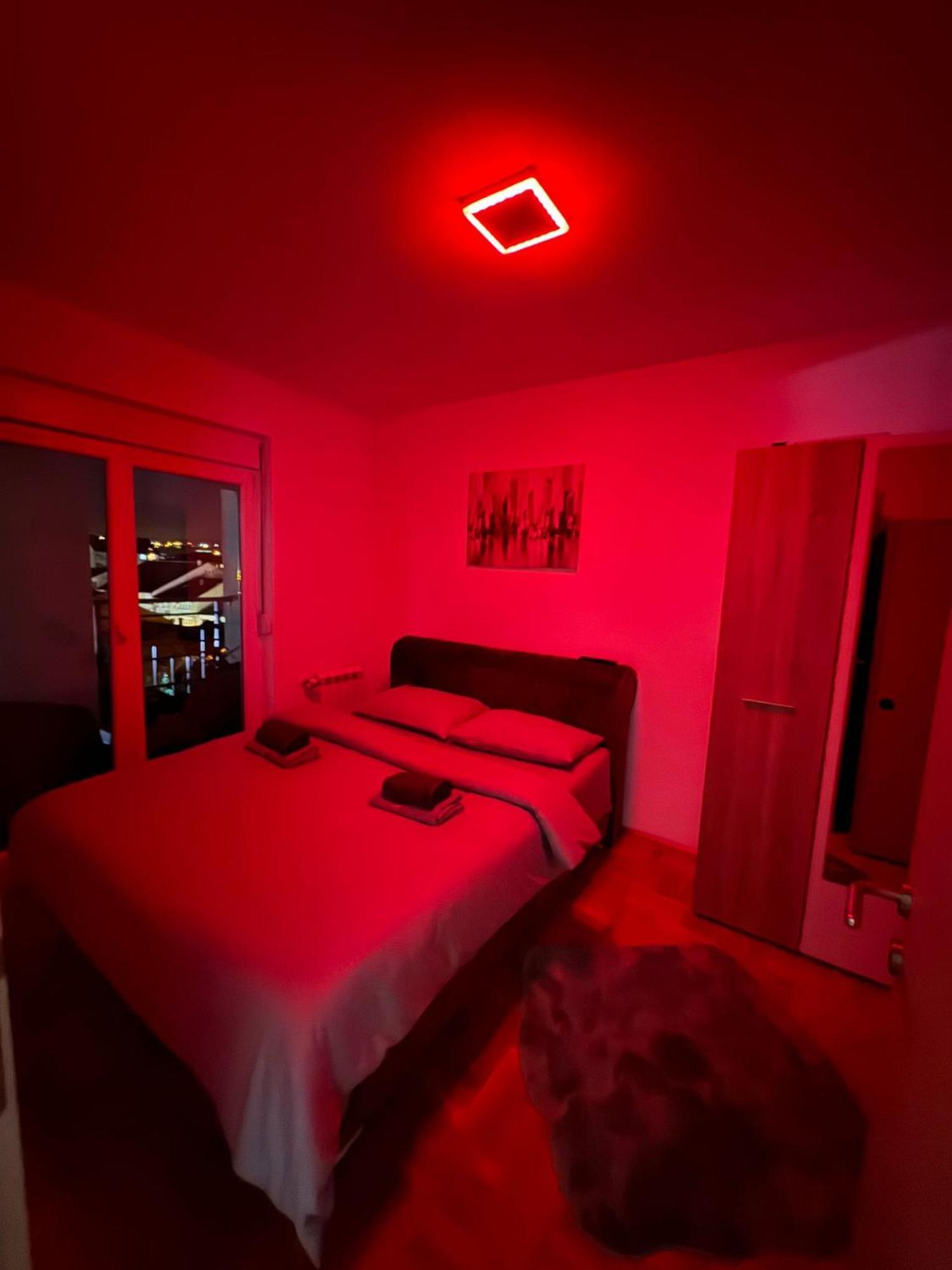 Stan Na Dan Aurora Apartment Pozarevac Bagian luar foto