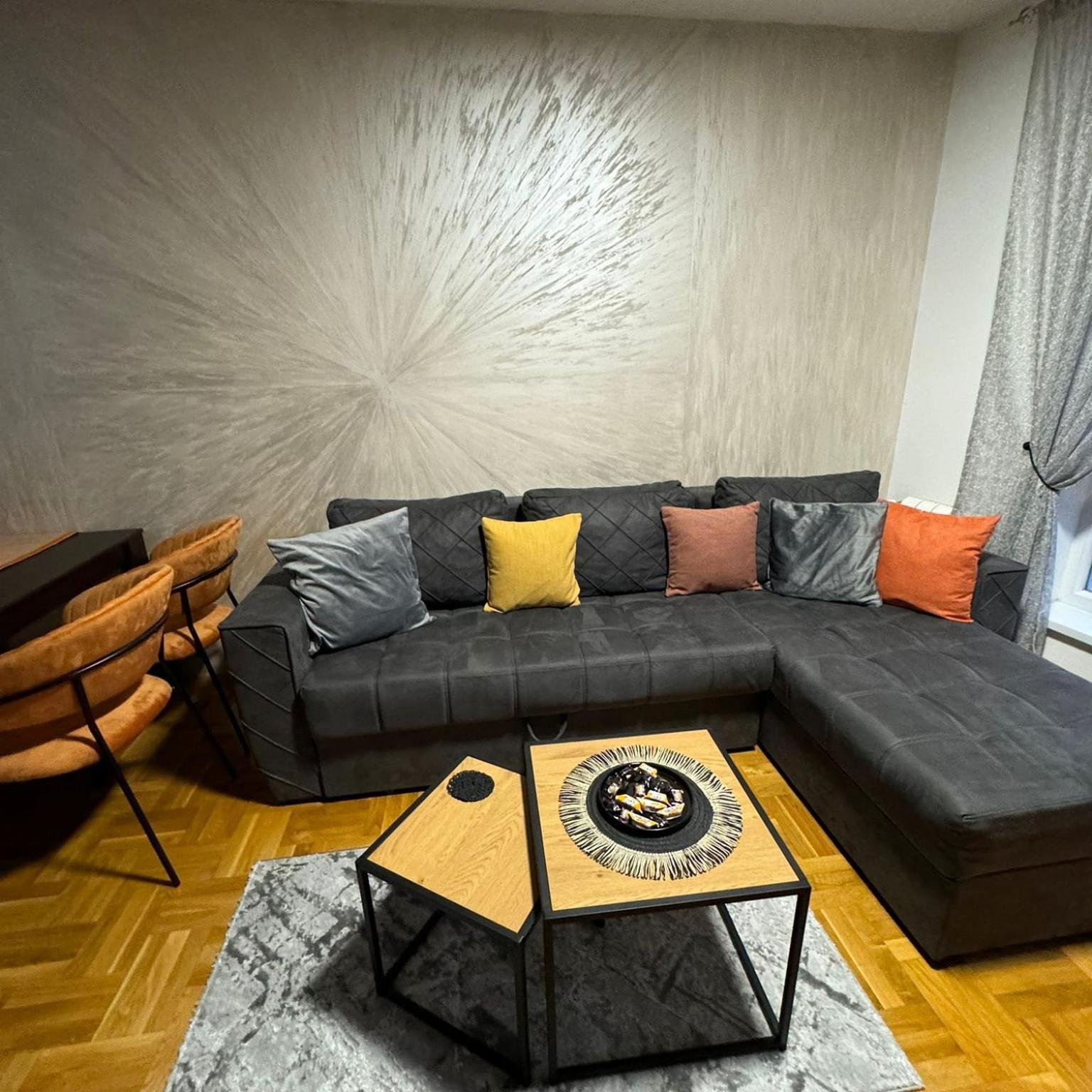Stan Na Dan Aurora Apartment Pozarevac Bagian luar foto