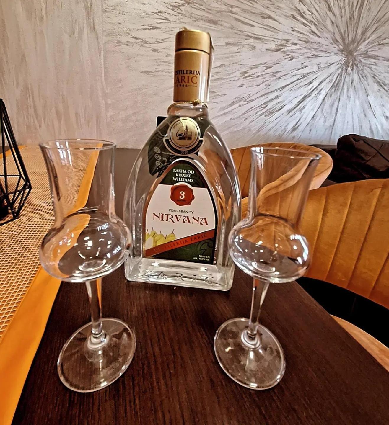 Stan Na Dan Aurora Apartment Pozarevac Bagian luar foto