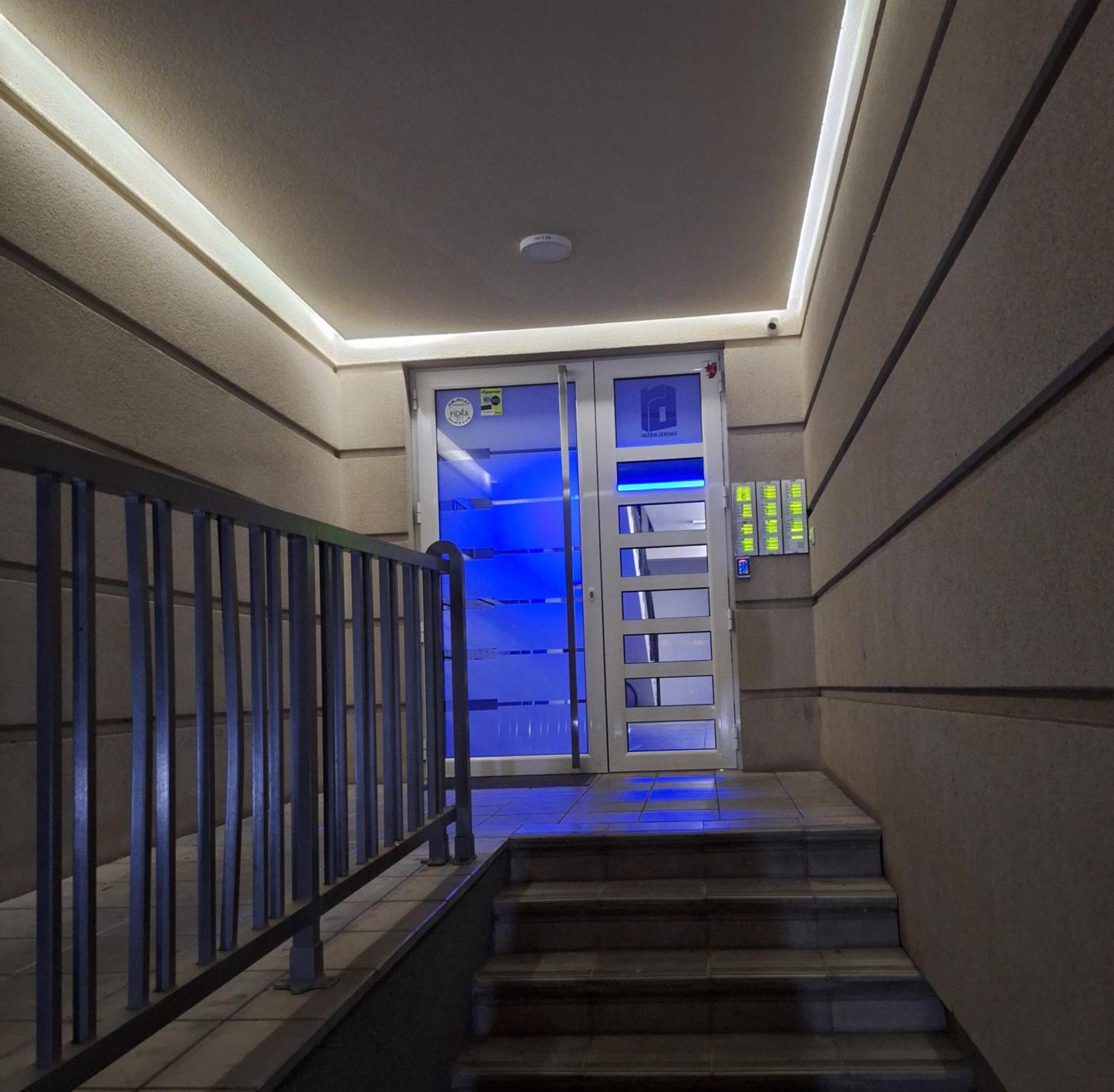 Stan Na Dan Aurora Apartment Pozarevac Bagian luar foto