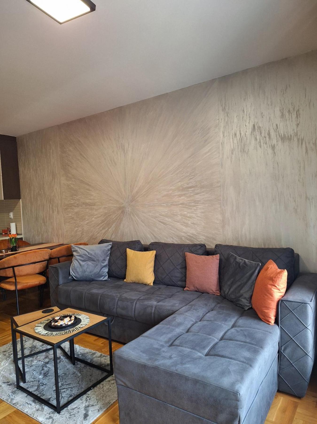 Stan Na Dan Aurora Apartment Pozarevac Bagian luar foto