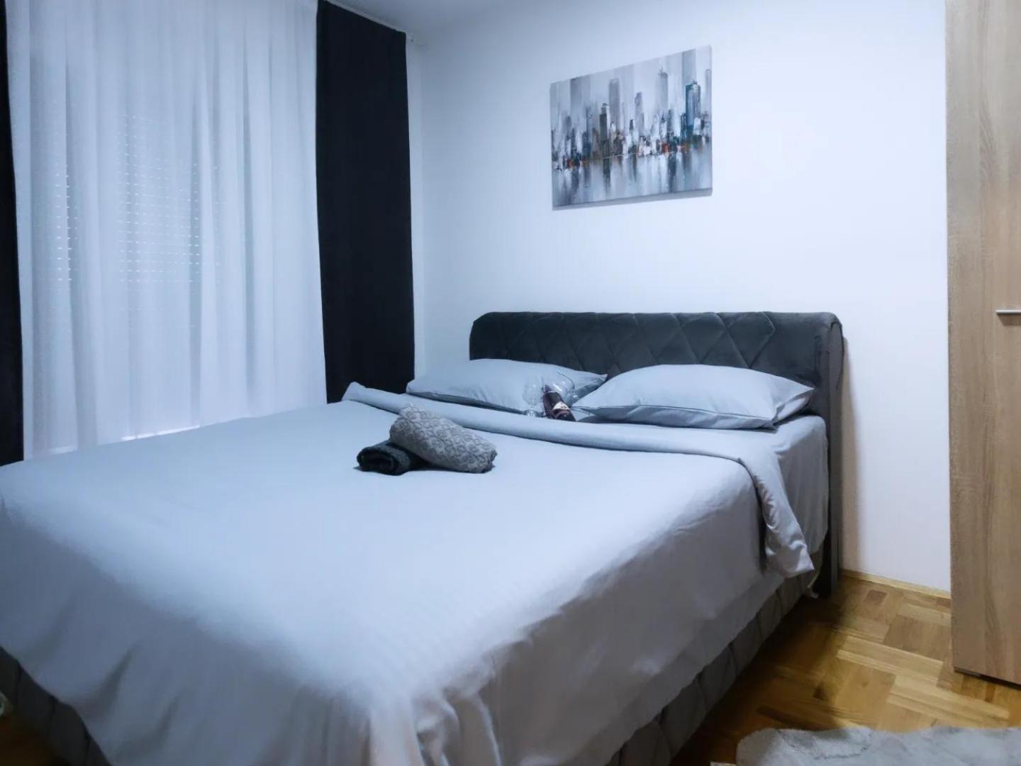 Stan Na Dan Aurora Apartment Pozarevac Bagian luar foto